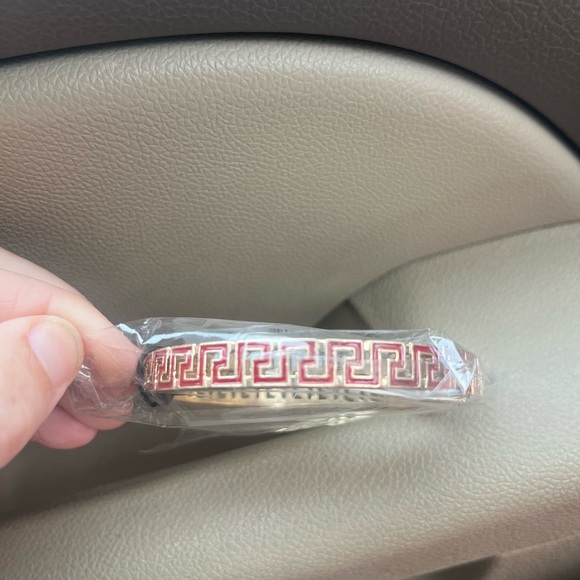 Chic Canvas Style Red and Gold Patterned Bangle - Picture 4 of 4